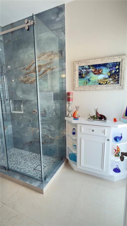 En Venta: $1,500,000 (4 camas, 3 baños, 3246 Pies cuadrados)