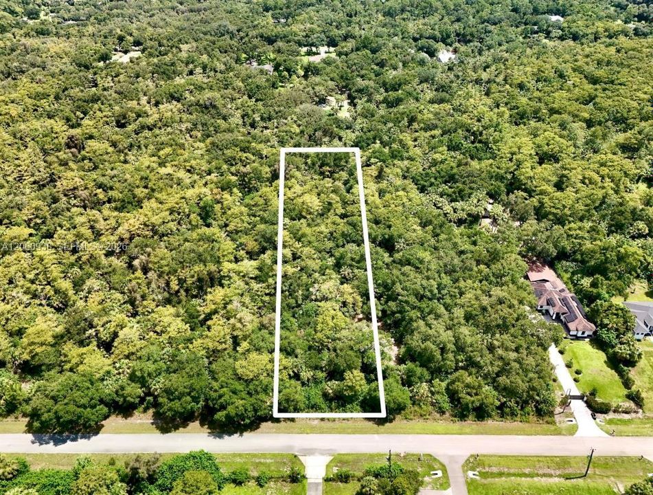 En Venta: $110,000 (1.14 acres)