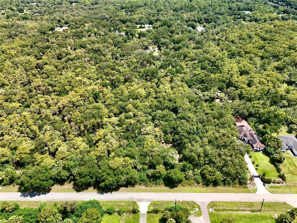 En Venta: $110,000 (1.14 acres)