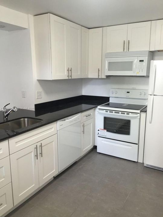 В аренду: $2,400 (3 спален, 2 ванн, 1266 Квадратных фут)
