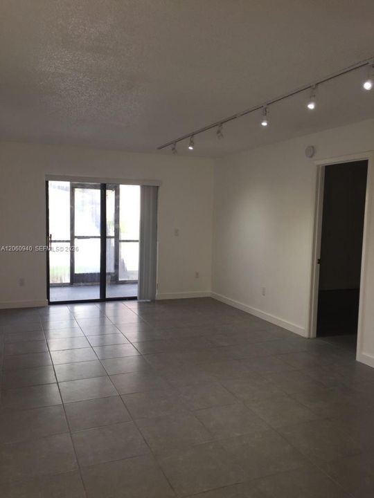 В аренду: $2,400 (3 спален, 2 ванн, 1266 Квадратных фут)