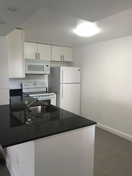 В аренду: $2,400 (3 спален, 2 ванн, 1266 Квадратных фут)