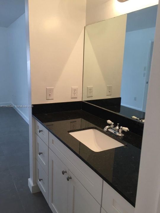 В аренду: $2,400 (3 спален, 2 ванн, 1266 Квадратных фут)