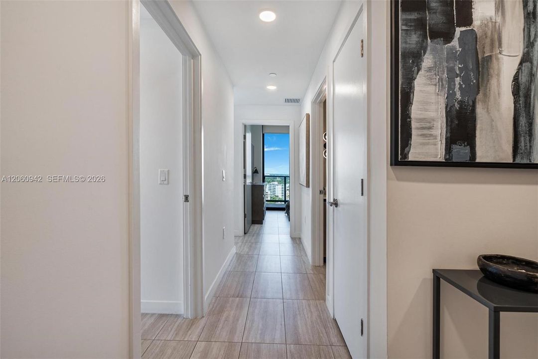 For Sale: $1,650,000 (2 beds, 2 baths, 809 Square Feet)