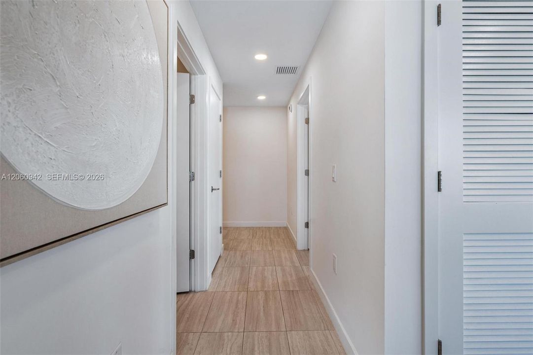 For Sale: $1,650,000 (2 beds, 2 baths, 809 Square Feet)