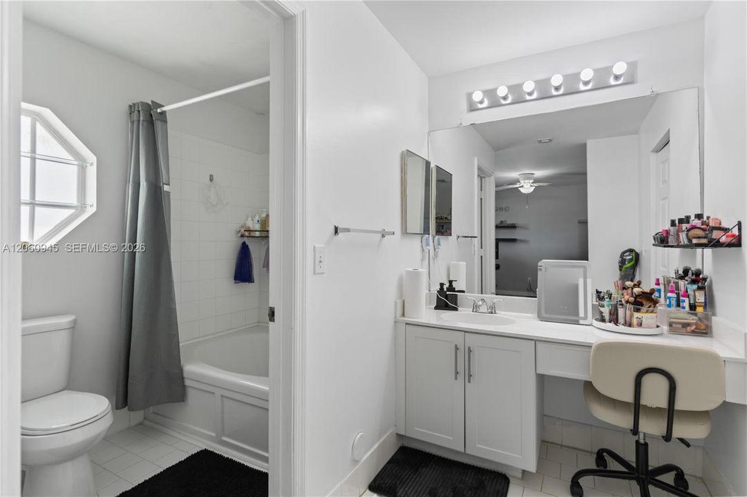 For Sale: $420,000 (2 beds, 2 baths, 1361 Square Feet)