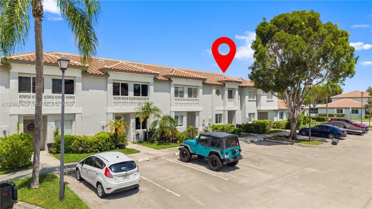 For Sale: $420,000 (2 beds, 2 baths, 1361 Square Feet)