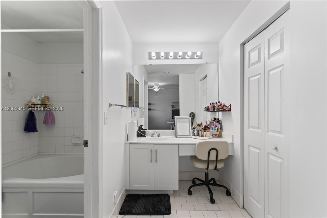 For Sale: $420,000 (2 beds, 2 baths, 1361 Square Feet)