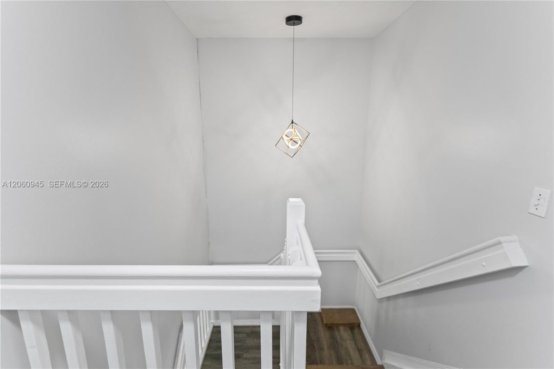 For Sale: $420,000 (2 beds, 2 baths, 1361 Square Feet)