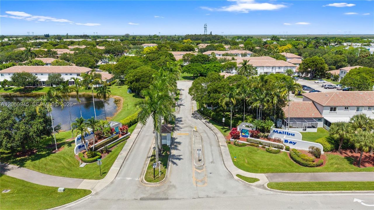 For Sale: $420,000 (2 beds, 2 baths, 1361 Square Feet)