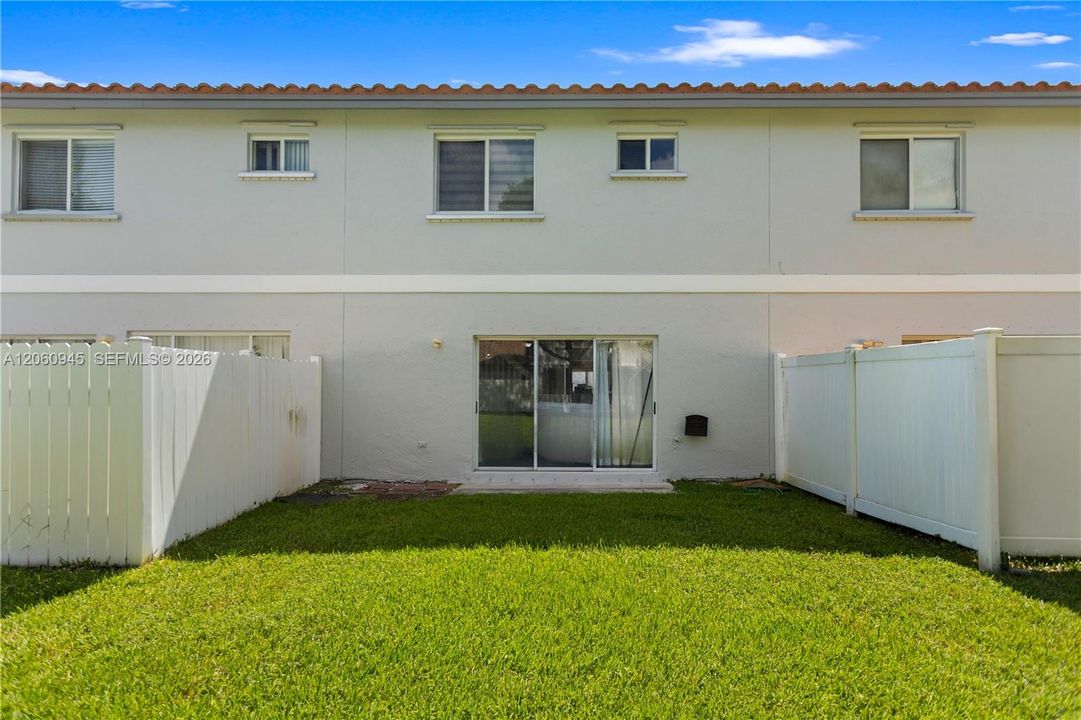 For Sale: $420,000 (2 beds, 2 baths, 1361 Square Feet)
