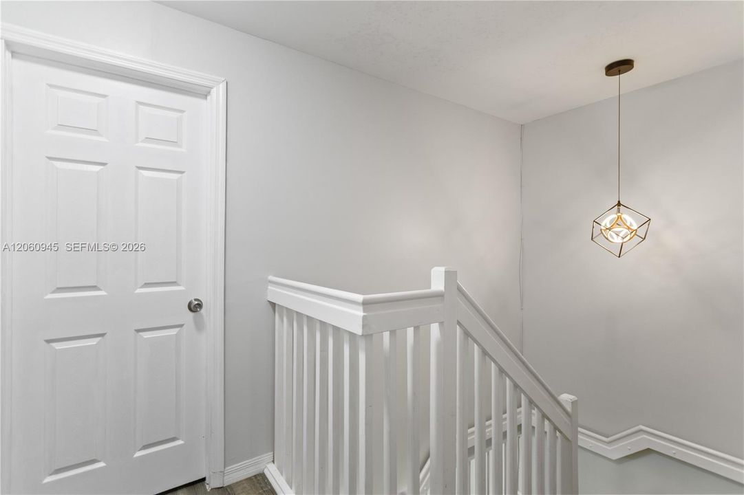 For Sale: $420,000 (2 beds, 2 baths, 1361 Square Feet)