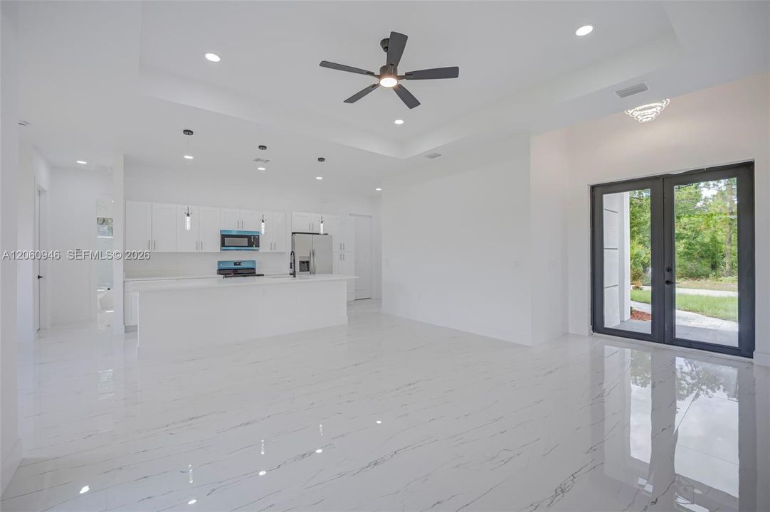 En Venta: $329,999 (3 camas, 2 baños, 1603 Pies cuadrados)