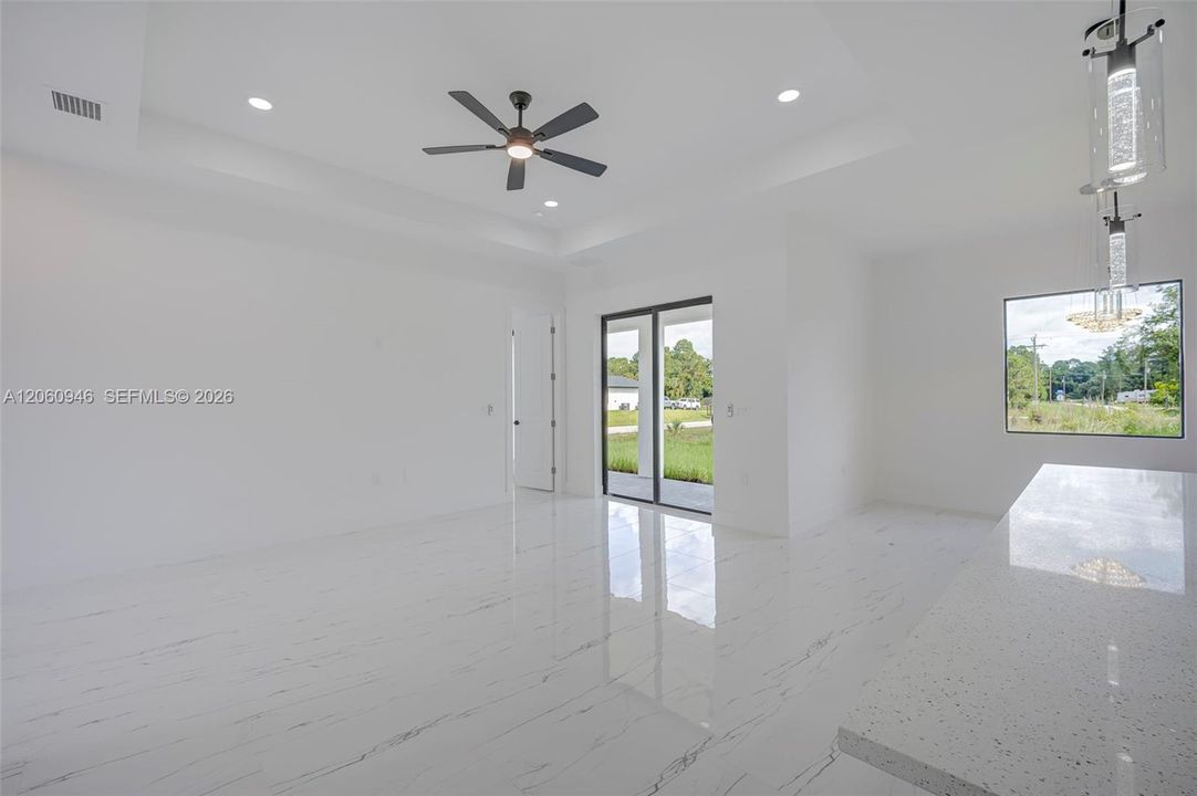 En Venta: $329,999 (3 camas, 2 baños, 1603 Pies cuadrados)
