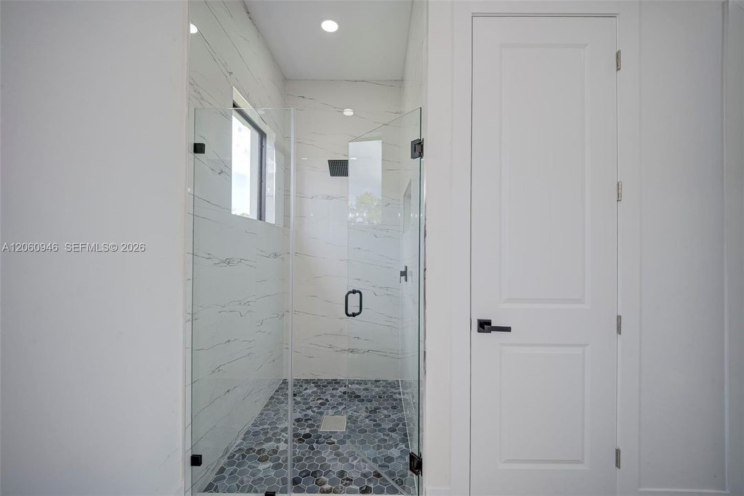 En Venta: $329,999 (3 camas, 2 baños, 1603 Pies cuadrados)