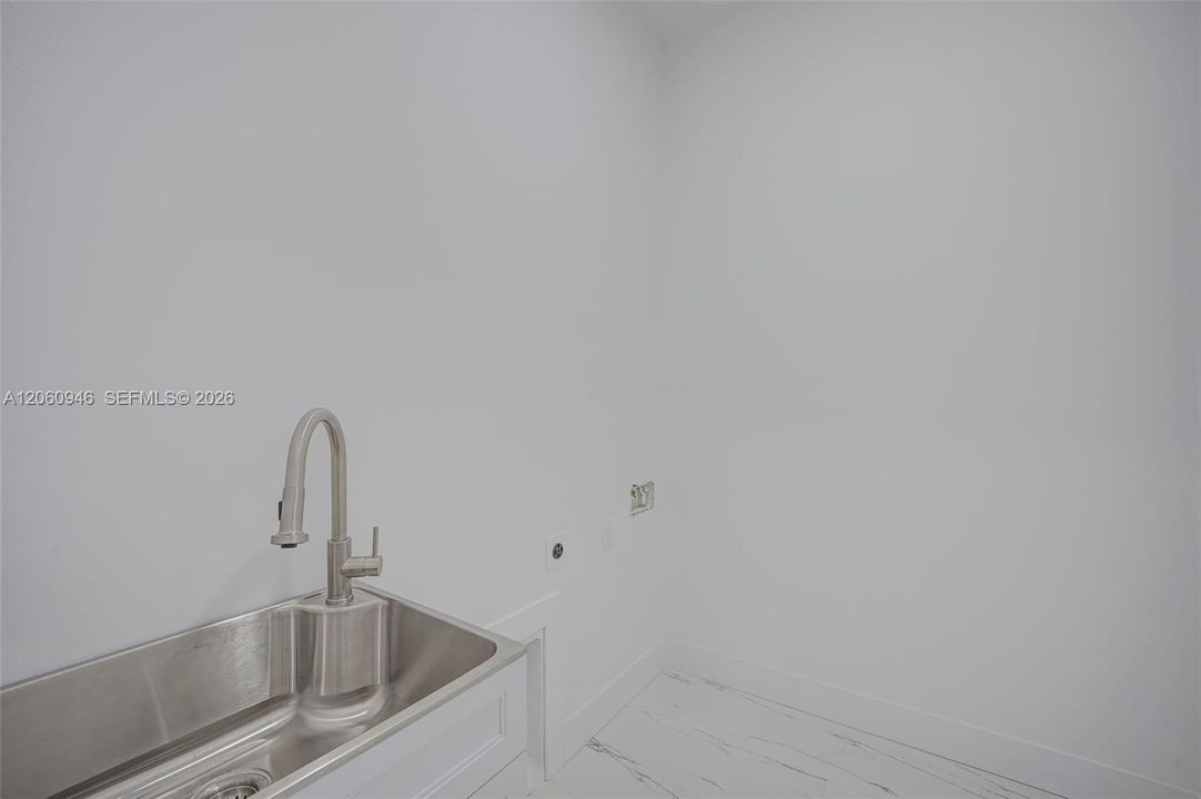 En Venta: $329,999 (3 camas, 2 baños, 1603 Pies cuadrados)