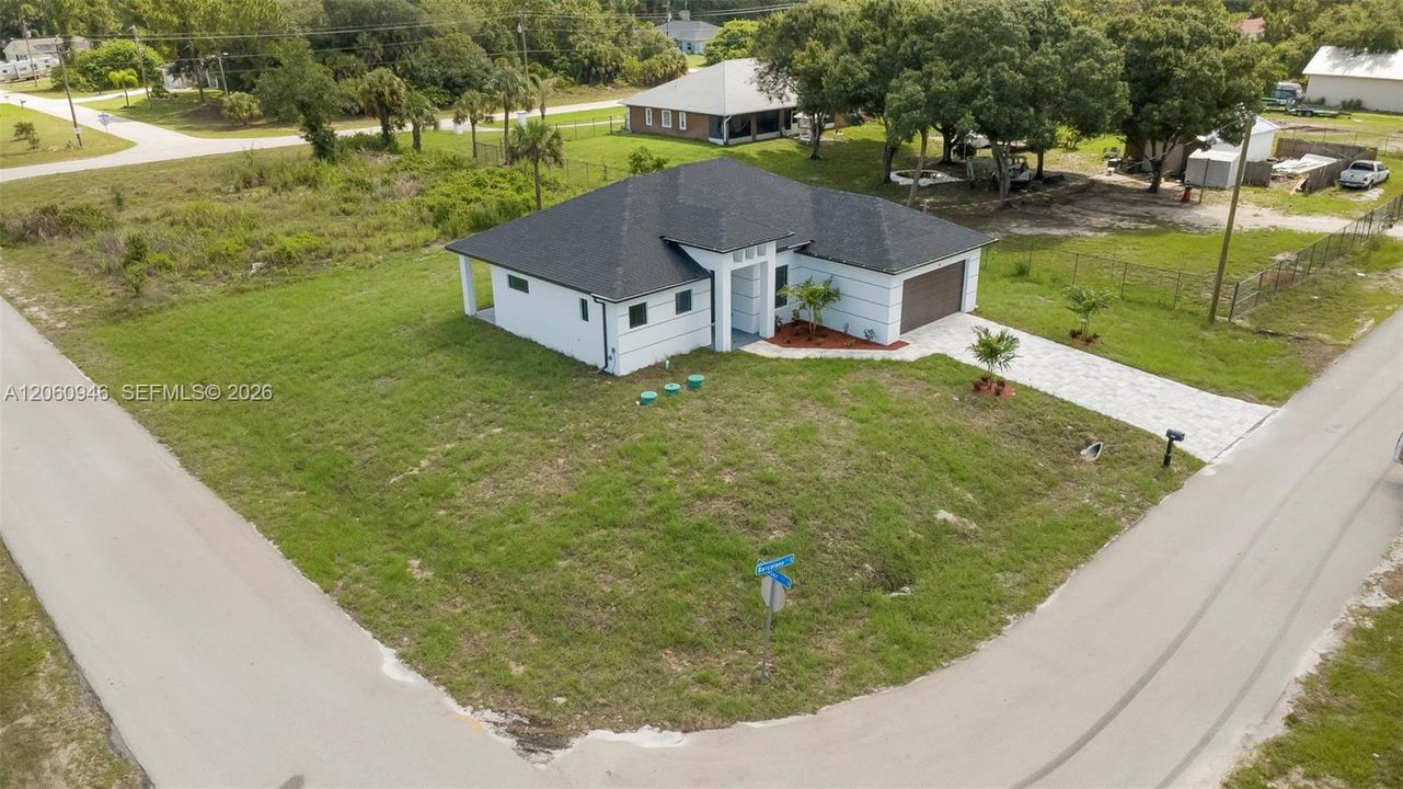 En Venta: $329,999 (3 camas, 2 baños, 1603 Pies cuadrados)
