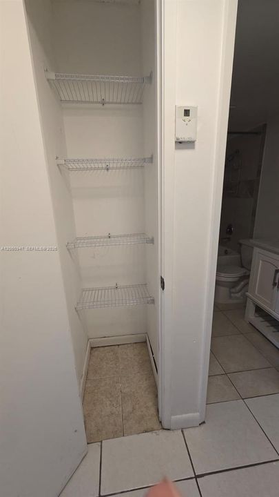 For Rent: $1,900 (1 beds, 1 baths, 839 Square Feet)