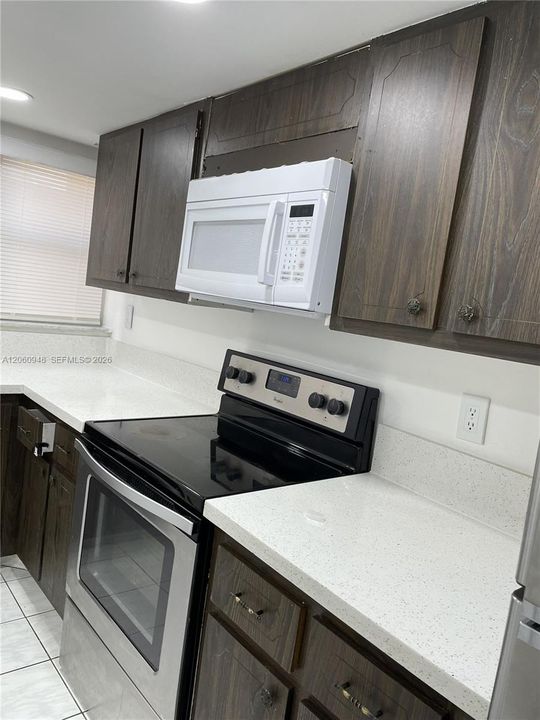 В аренду: $2,000 (2 спален, 2 ванн, 1192 Квадратных фут)
