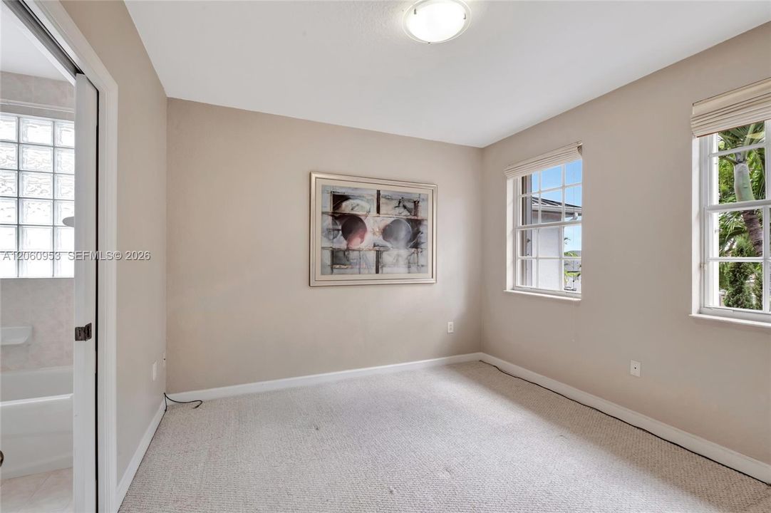2nd bedroom