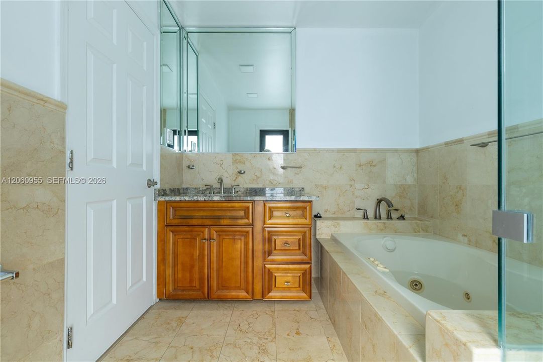 В аренду: $4,900 (3 спален, 2 ванн, 1790 Квадратных фут)