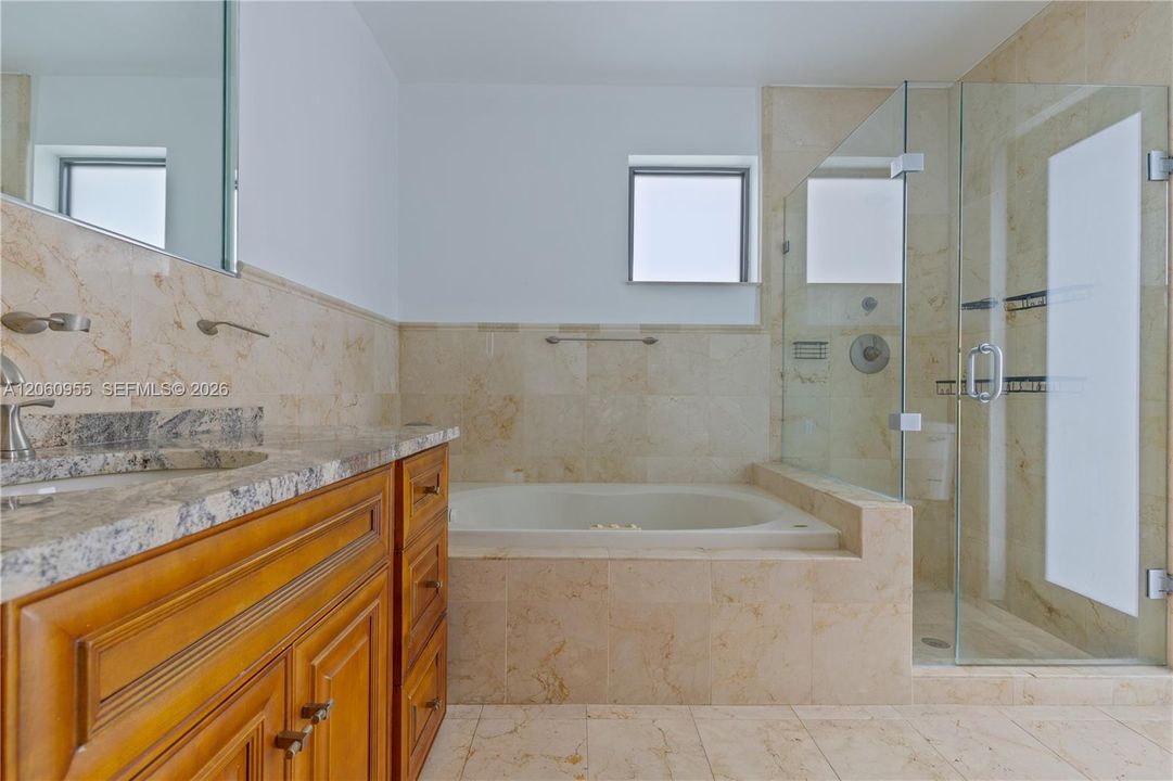 В аренду: $4,900 (3 спален, 2 ванн, 1790 Квадратных фут)