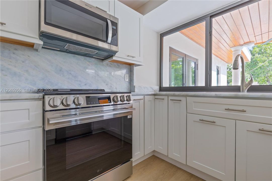 В аренду: $4,900 (3 спален, 2 ванн, 1790 Квадратных фут)