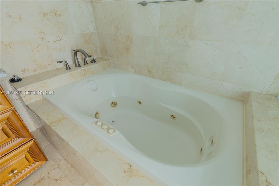 В аренду: $4,900 (3 спален, 2 ванн, 1790 Квадратных фут)