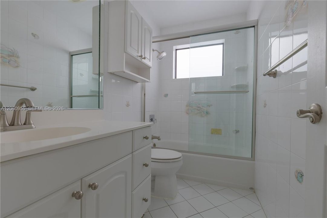 В аренду: $4,900 (3 спален, 2 ванн, 1790 Квадратных фут)