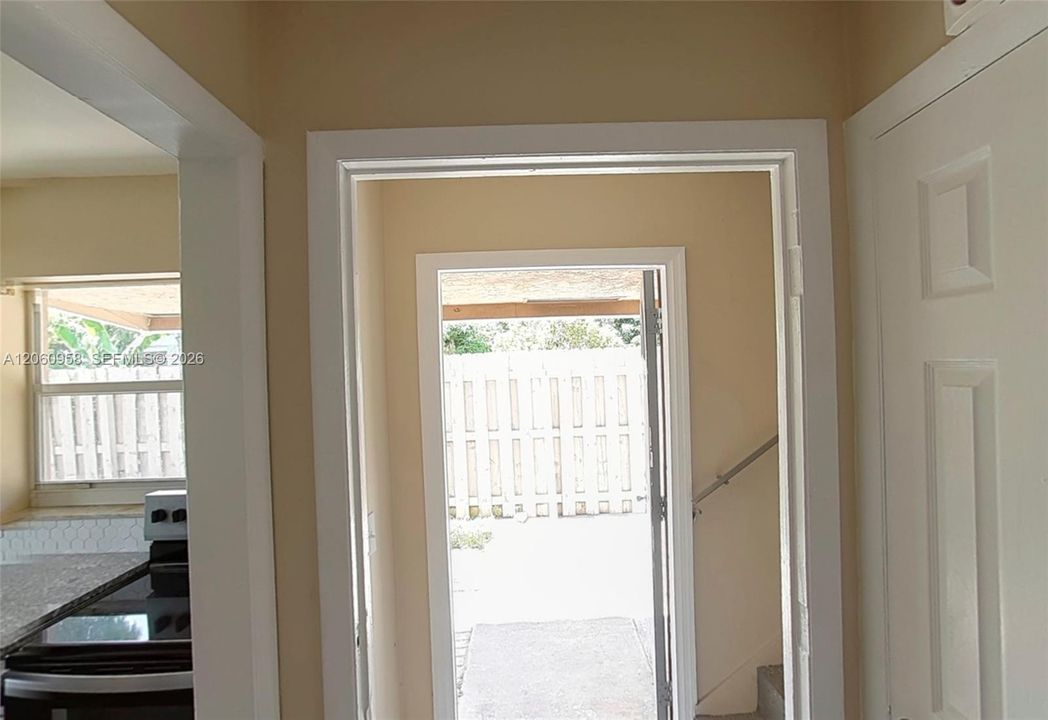 В аренду: $3,200 (6 спален, 6 ванн, 2852 Квадратных фут)