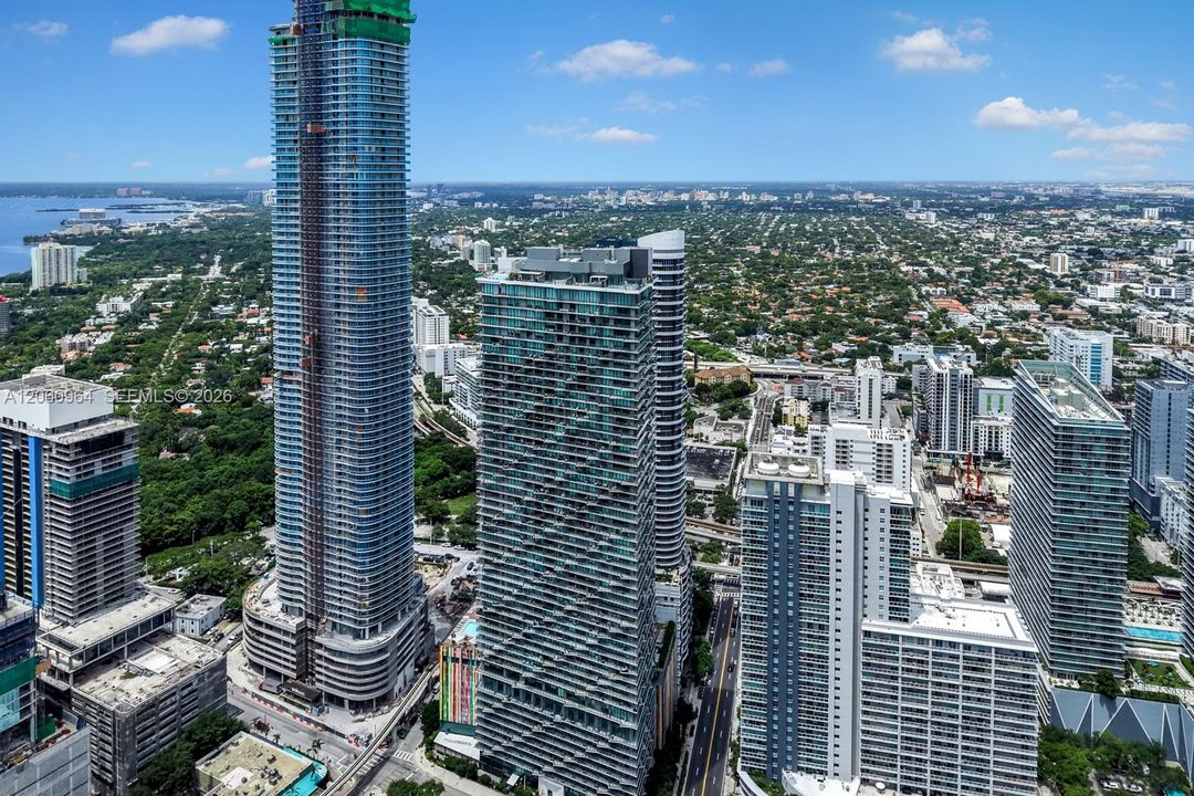 В аренду: $5,200 (1 спален, 2 ванн, 880 Квадратных фут)