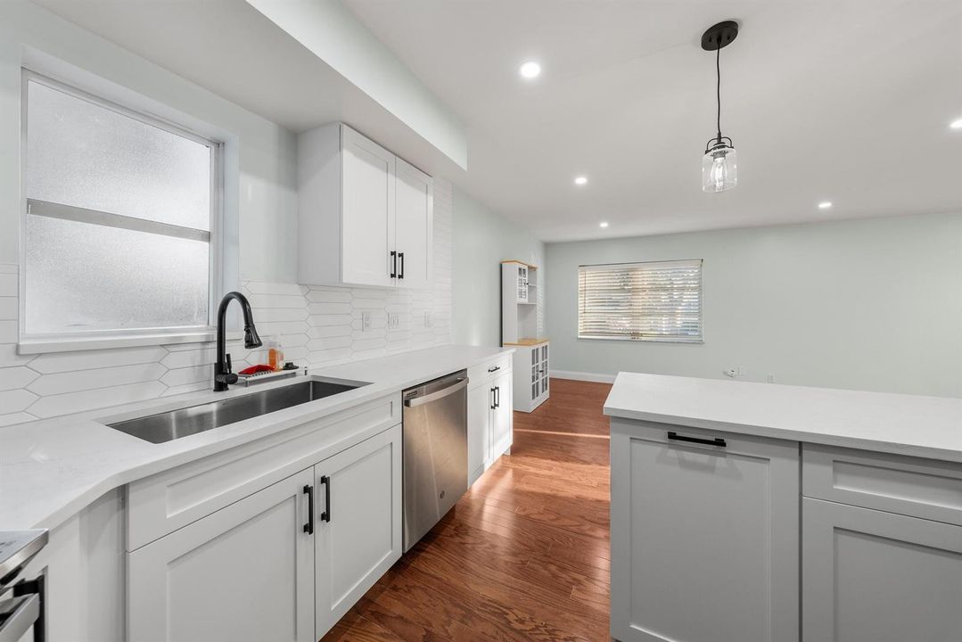 169 Seabreeze Circle-11