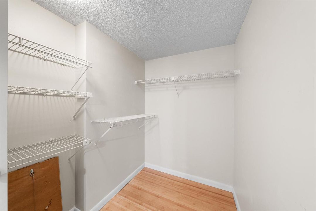 169 Seabreeze Circle-17