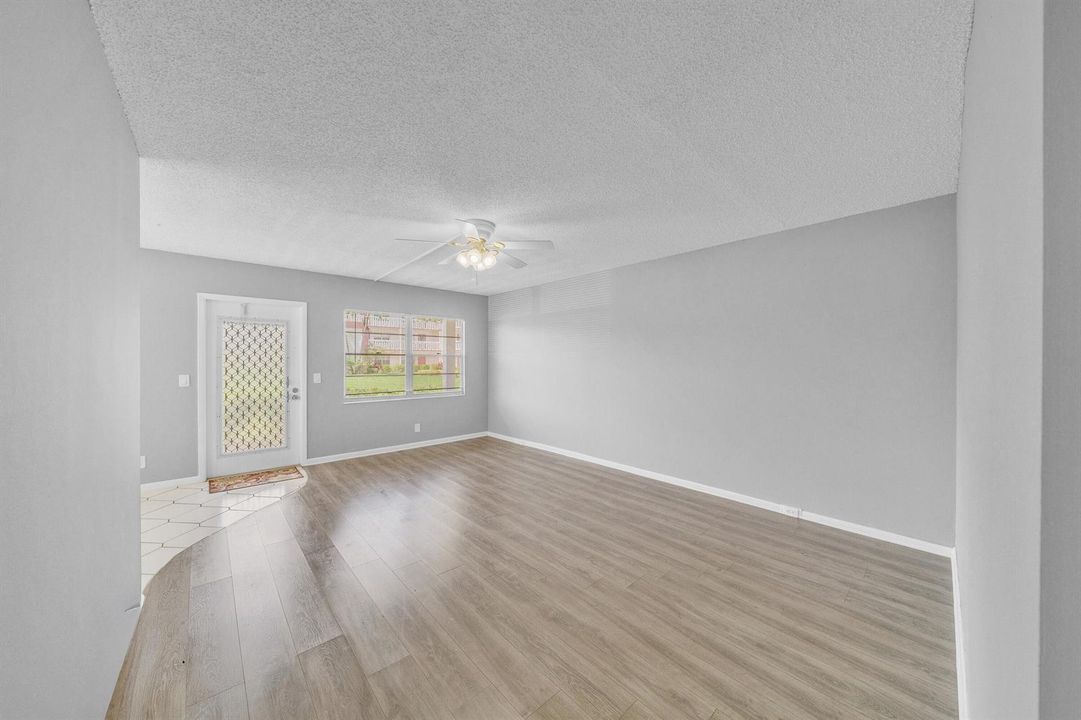 17 Living Area (1)