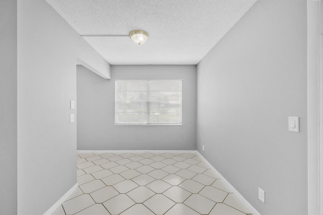 18 Dining Area (2)