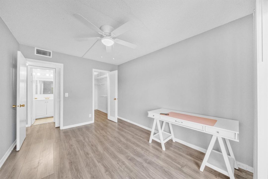 12 Guest Bedroom B (1)
