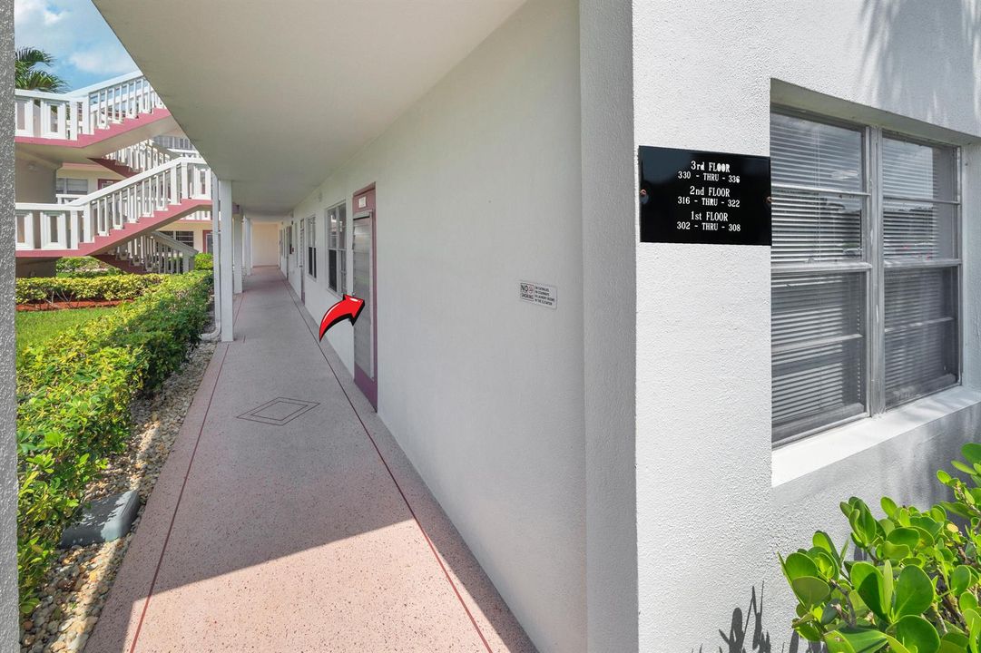2 Entryway (1)