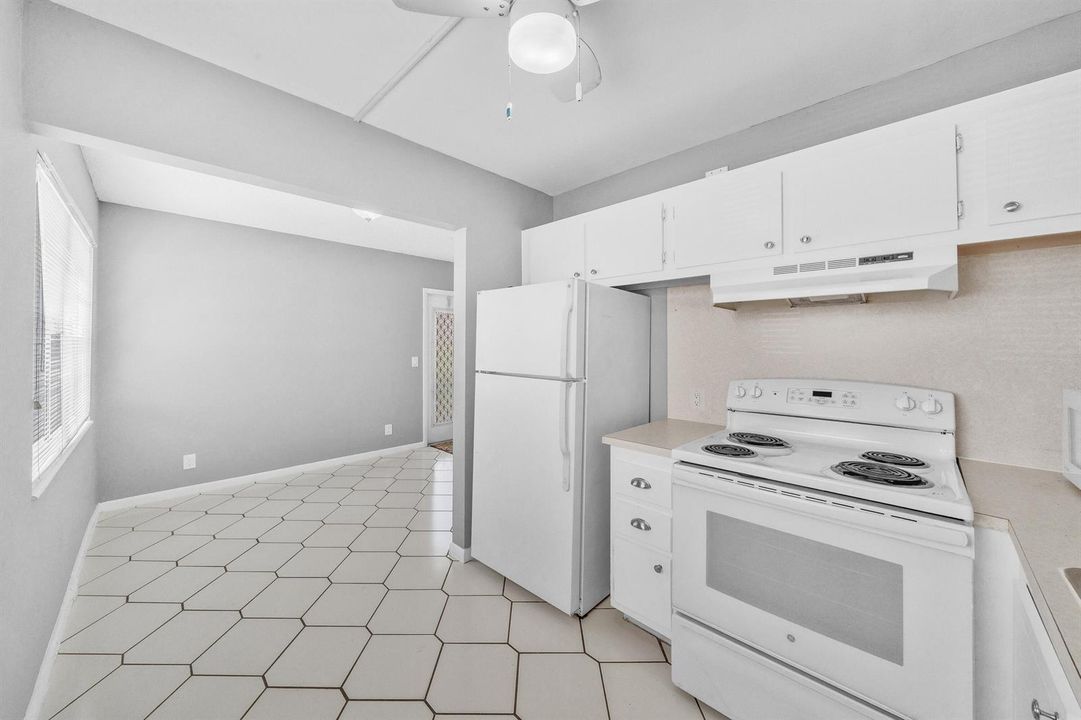 19 Kitchen (3)