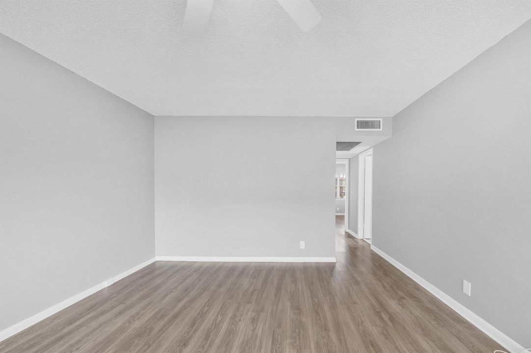 4 Living Area (2)
