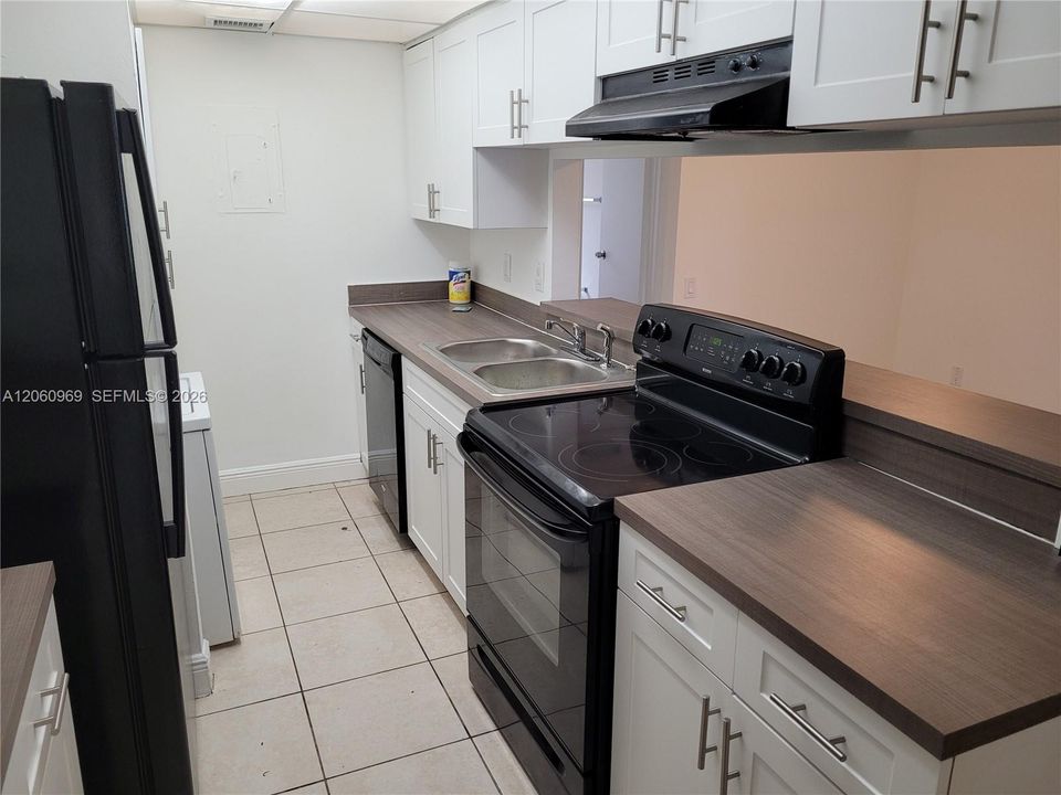В аренду: $2,200 (3 спален, 2 ванн, 1167 Квадратных фут)