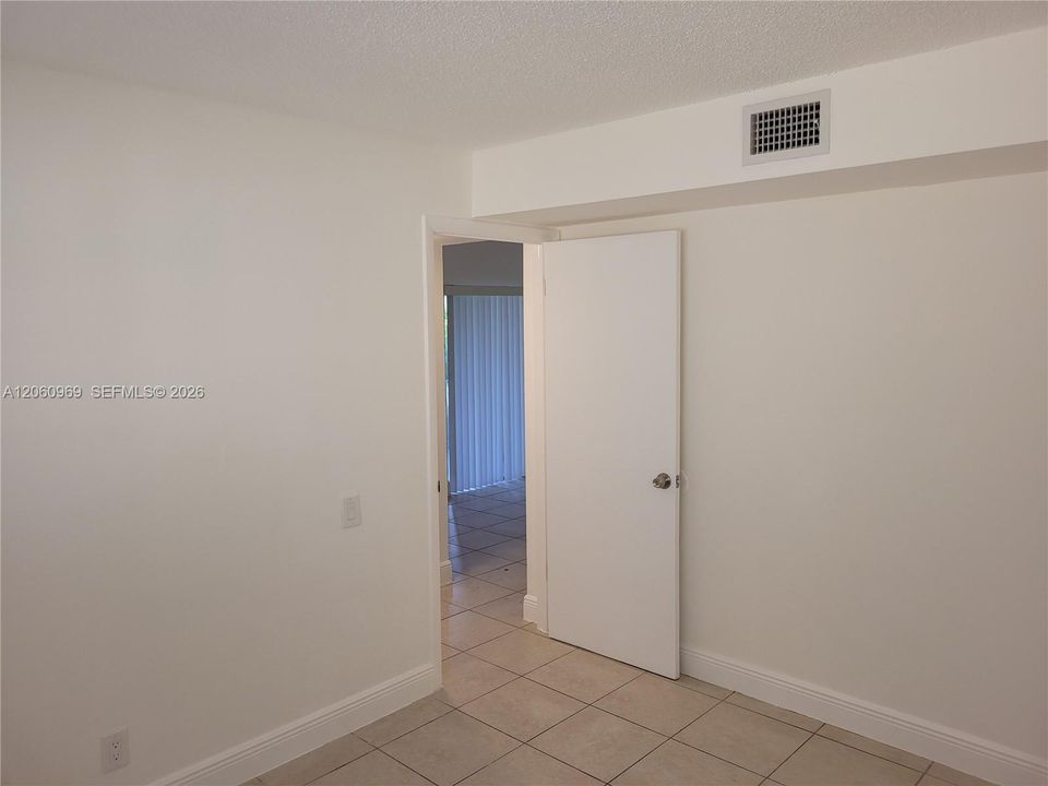 В аренду: $2,200 (3 спален, 2 ванн, 1167 Квадратных фут)