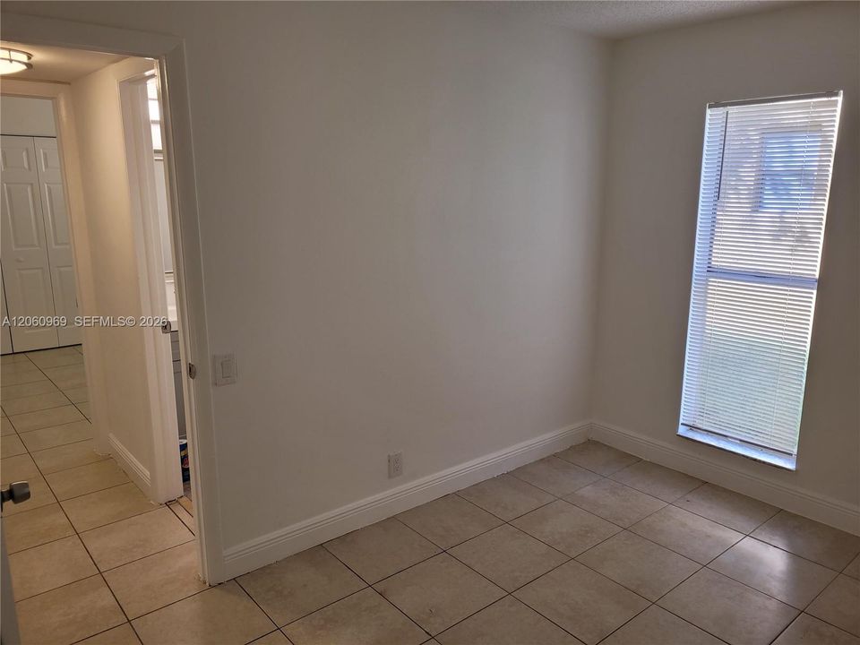 В аренду: $2,200 (3 спален, 2 ванн, 1167 Квадратных фут)