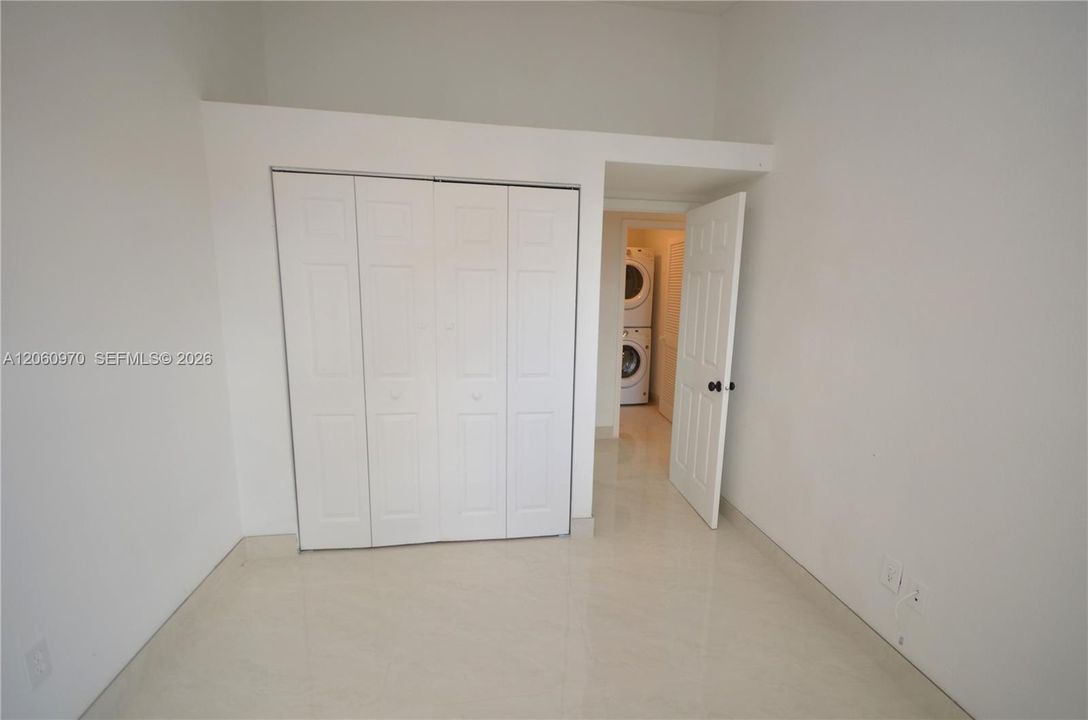 For Rent: $3,400 (3 beds, 2 baths, 1093 Square Feet)