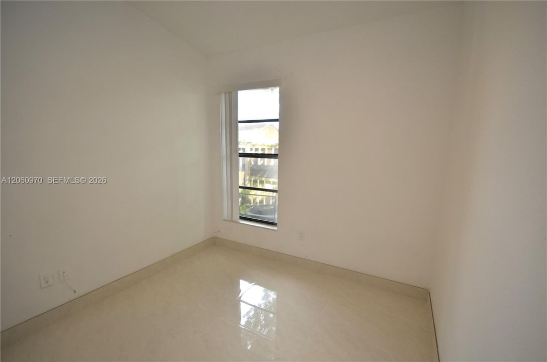 For Rent: $3,400 (3 beds, 2 baths, 1093 Square Feet)