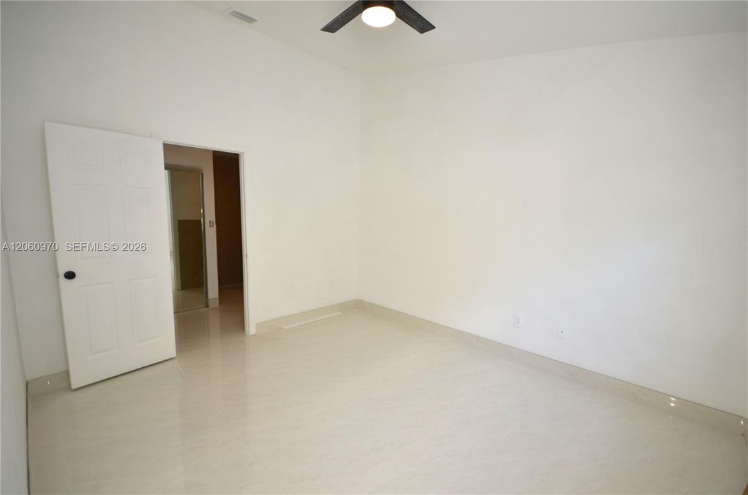 For Rent: $3,400 (3 beds, 2 baths, 1093 Square Feet)