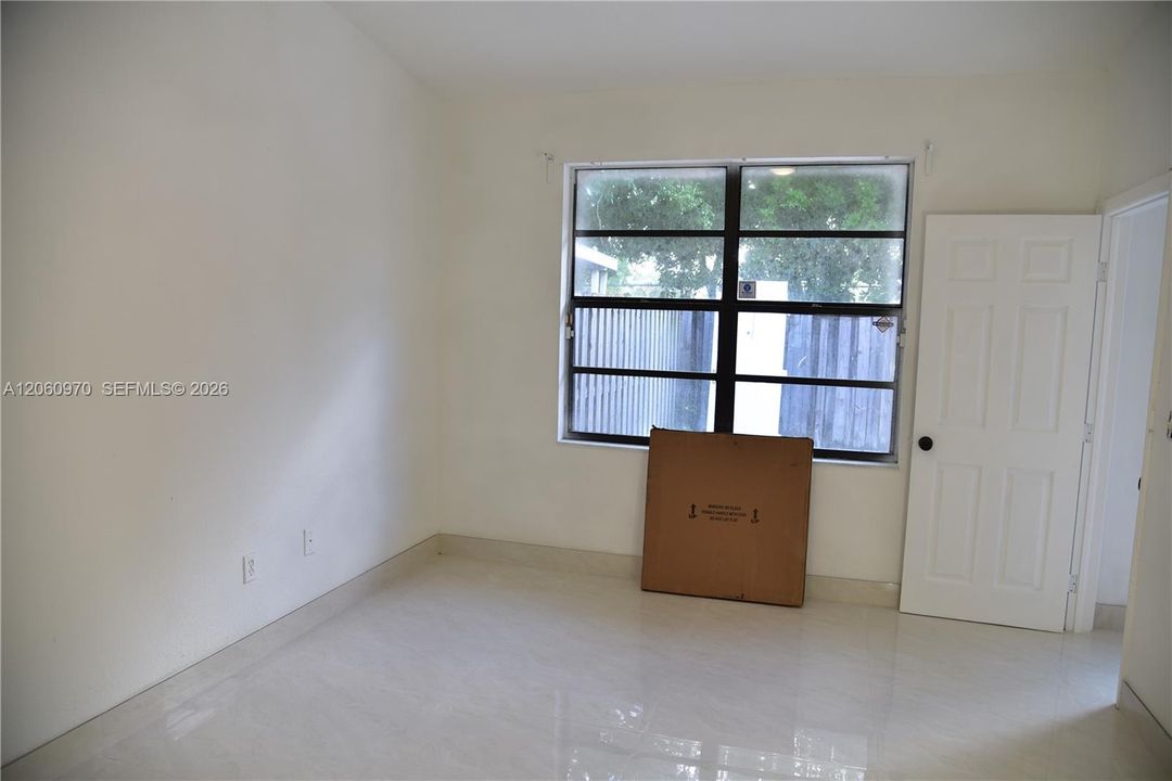 For Rent: $3,400 (3 beds, 2 baths, 1093 Square Feet)