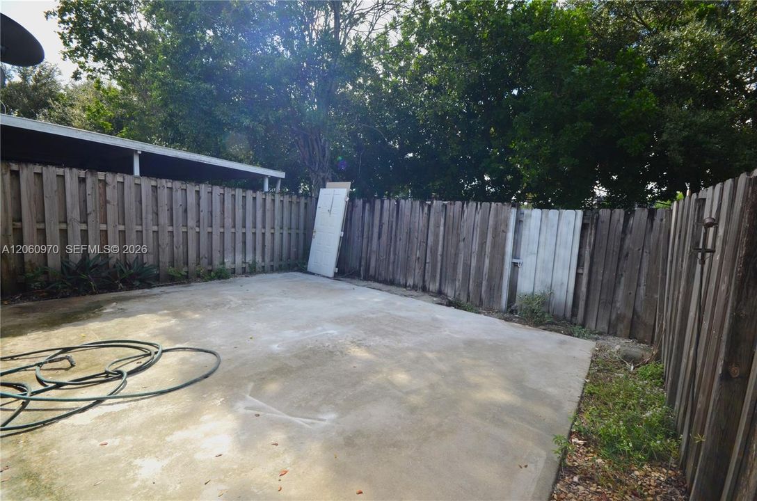 For Rent: $3,400 (3 beds, 2 baths, 1093 Square Feet)