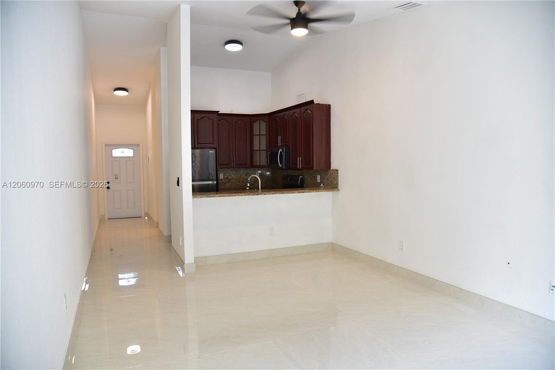 For Rent: $3,400 (3 beds, 2 baths, 1093 Square Feet)