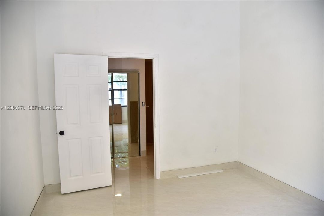 For Rent: $3,400 (3 beds, 2 baths, 1093 Square Feet)