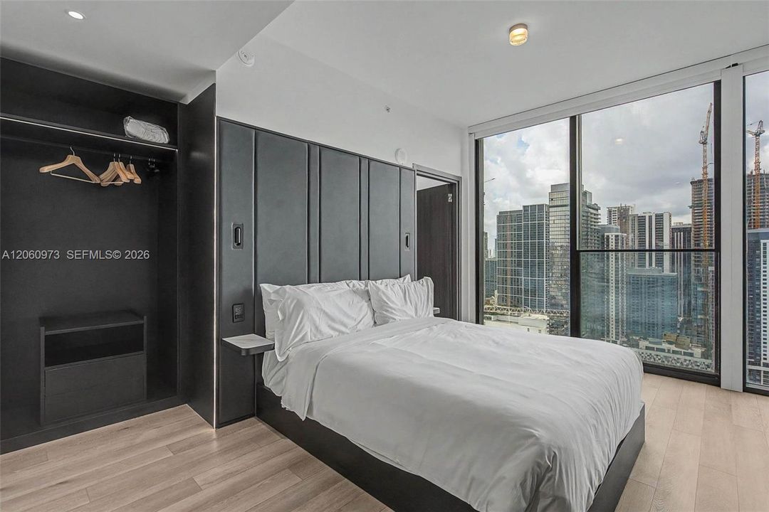 В аренду: $8,500 (2 спален, 2 ванн, 700 Квадратных фут)